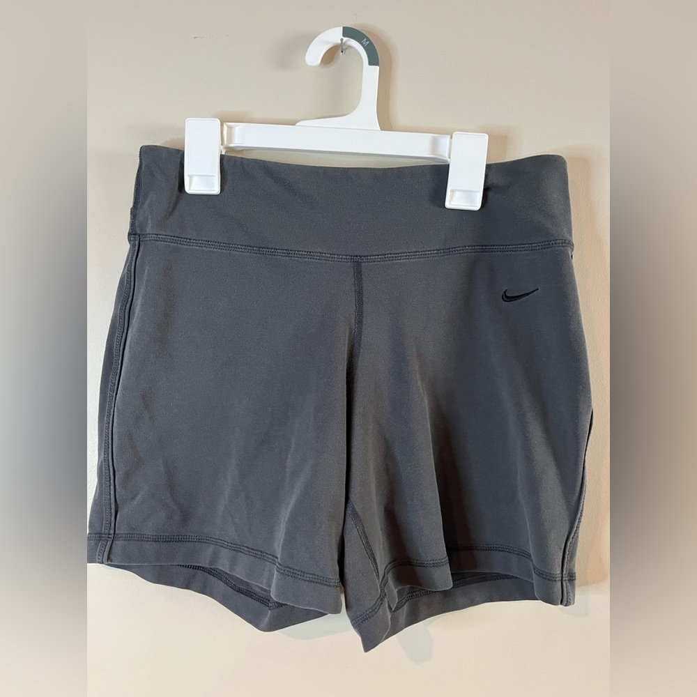 Nike Dri-Fit Gray 6" Inseam High Waist Bike Shorts EUC